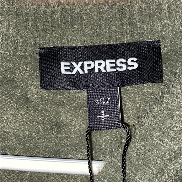 EXPRESS women SUPER SOFT sweater - Picture 4 of 7